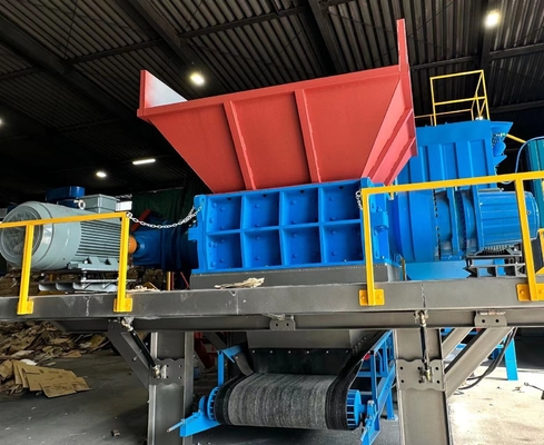 Triturador de metal de aço inoxidável de 110kW para cortar pneus de plástico e pequenos resíduos