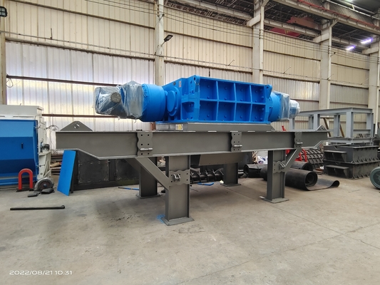 Máquina de triturar metais para triturar e reciclar tecidos de fibras de madeira