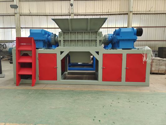 Triturador de dois eixos de funcionamento estável para o processamento de sucata de pneus de automóveis de eixo único